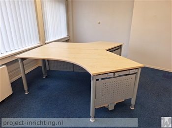 Coby Koorn, Leiden: gebruikt meubilair te koop 